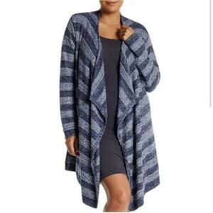 Barefoot Dreams Bamboo Chic Lite Blue Stripe Calypso Wrap L/XL-Comfy-Cozy -EUC